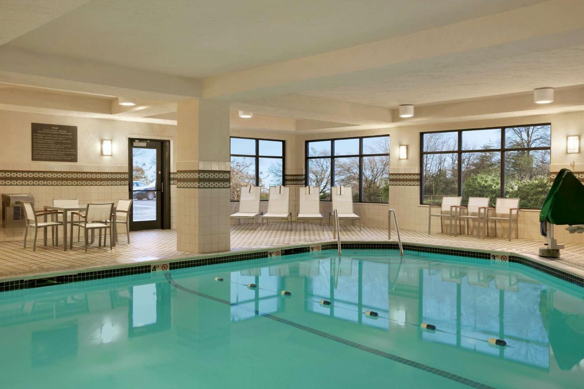 Hampton Inn Boston/Braintree Exterior photo